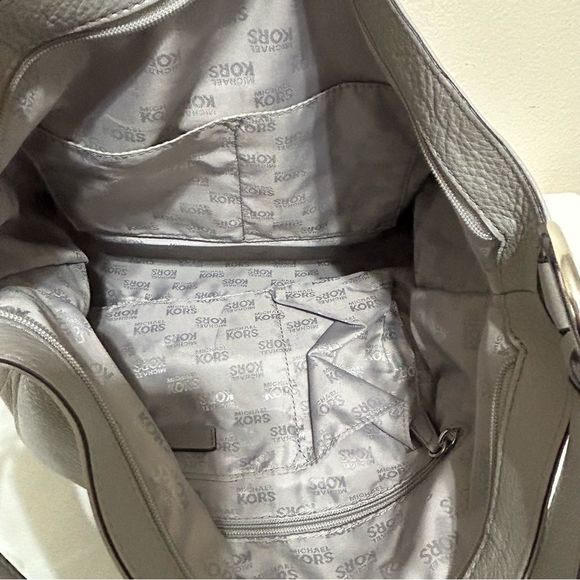 Michael Kors hobo bag - Picture 3 of 12